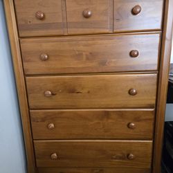 Dresser 5 drawers