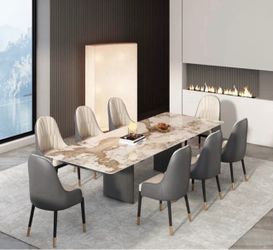 Extendable dinning table