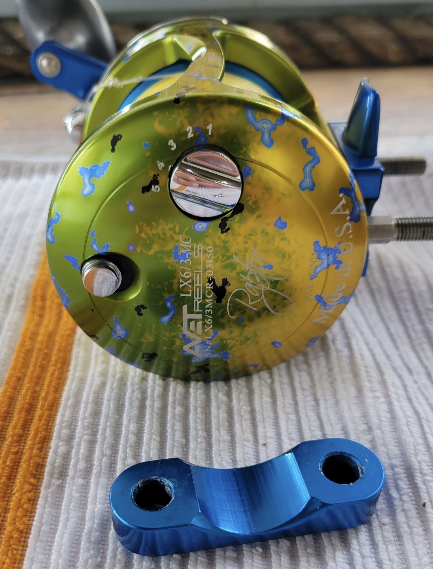 NEW AVET LX 6/3 2 Speed Dorado Print Fishing Reel NEW!