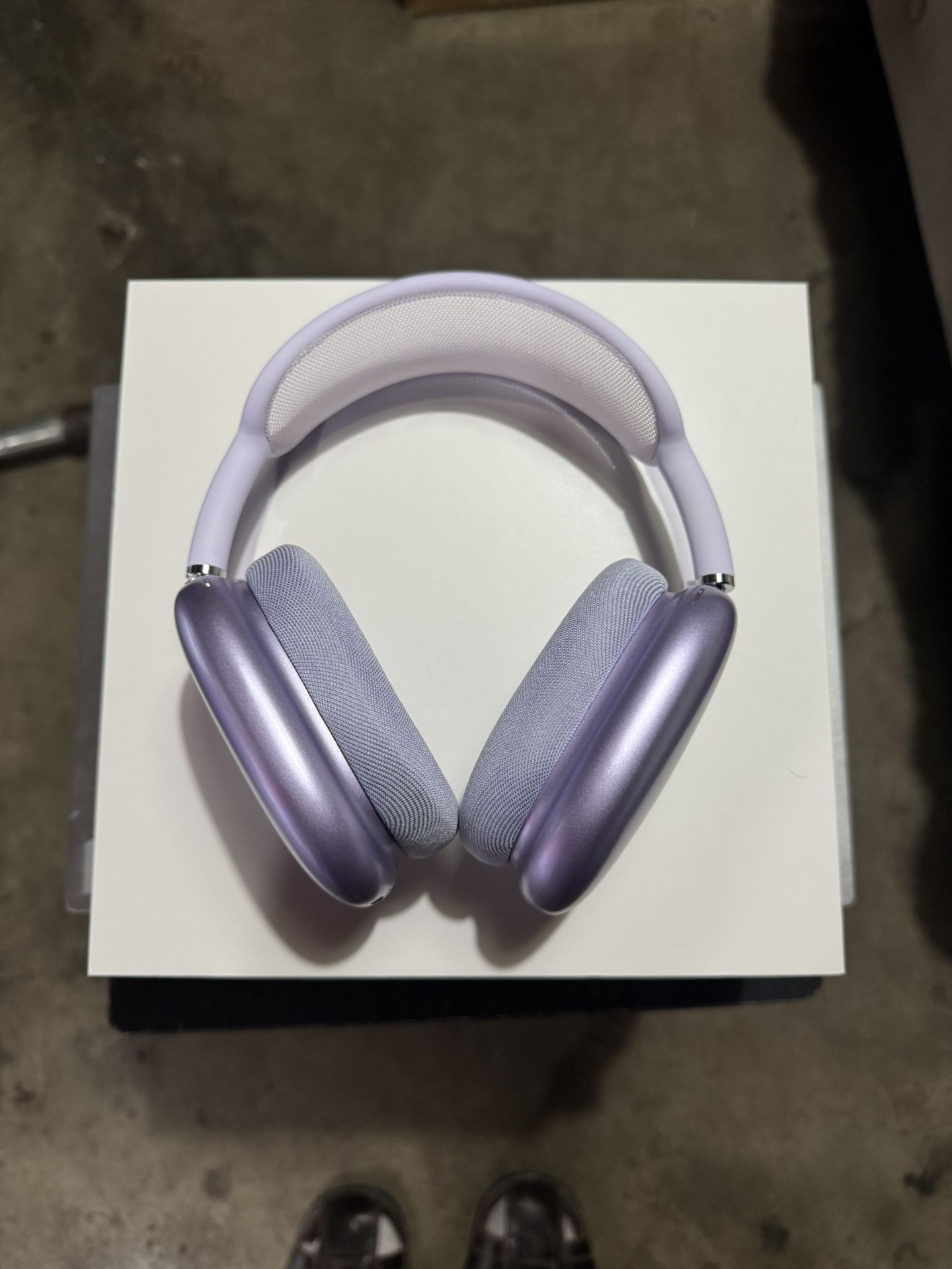 Purple Airpod Pro Max 