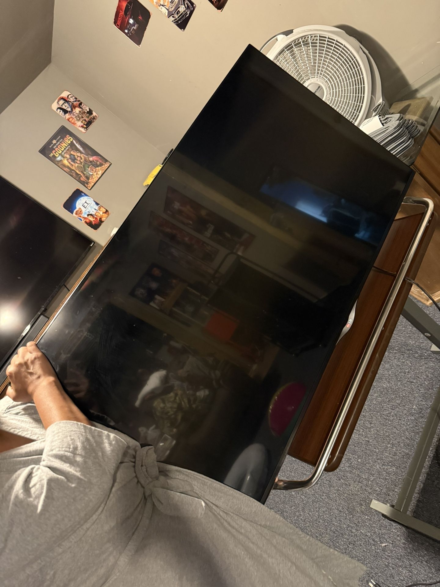 4K UHD Smart LED TV - 49" Class (48.5" Diag)