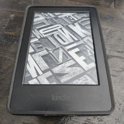 Amazon Kindle Paperwhite 7th Gen (WP63GW) - 300 PPI High-Res + Case *Pick-up In Great Bridge*