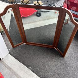Trifold Dresser Mirror 