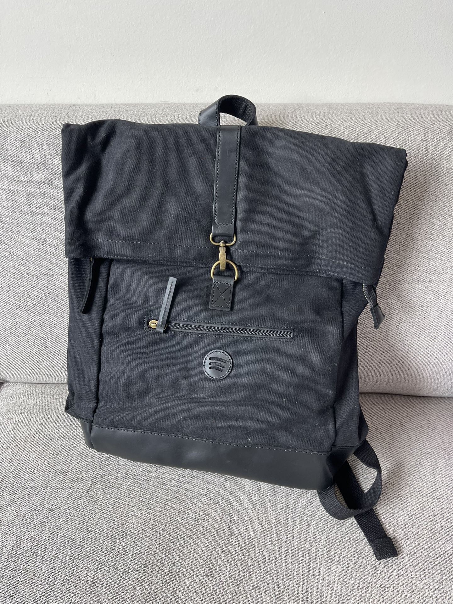 Roll Top Spotify Endorsed black Rucksack backpack
