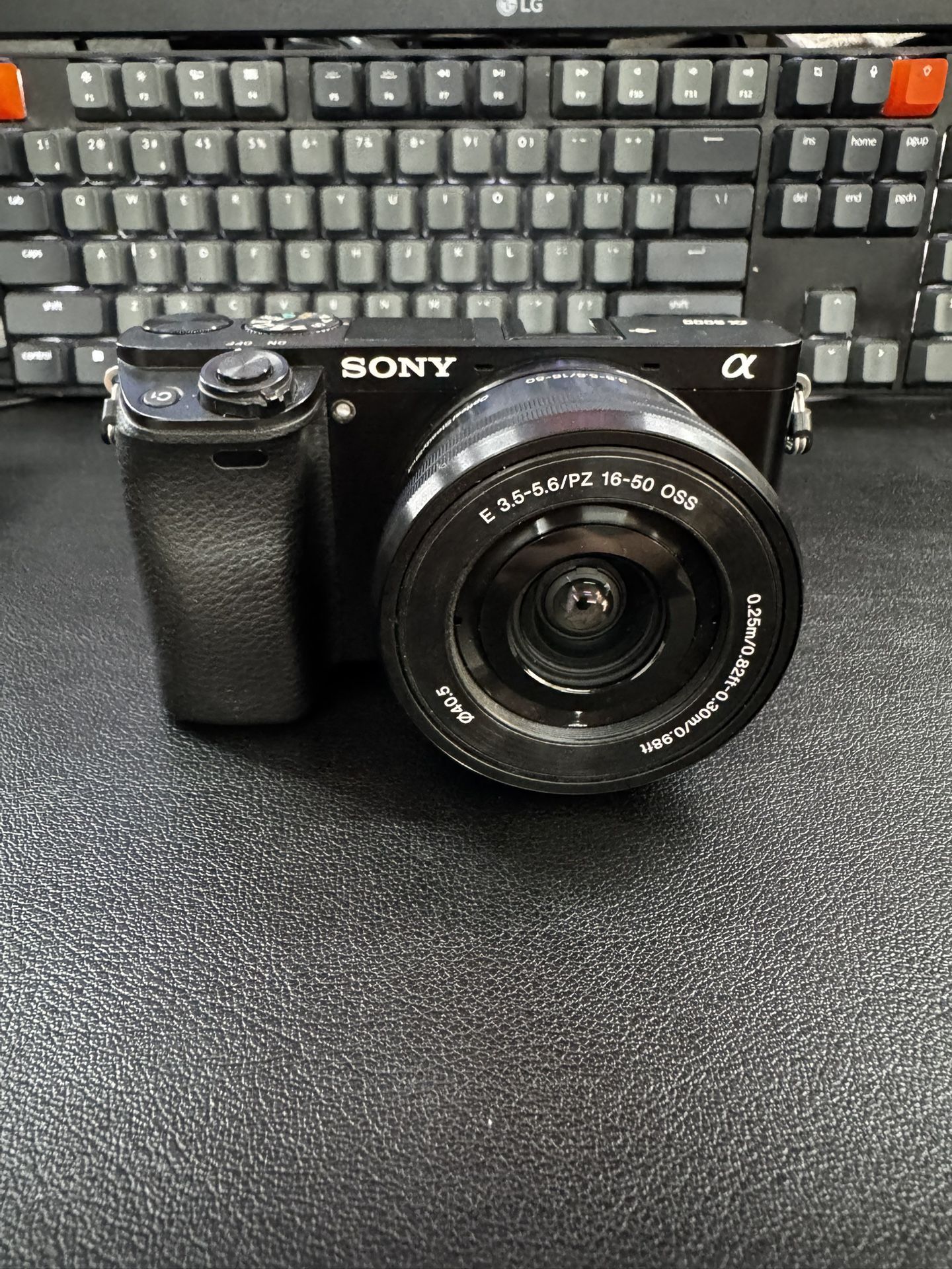 Sony A6000 / 16-50 Kit Lens