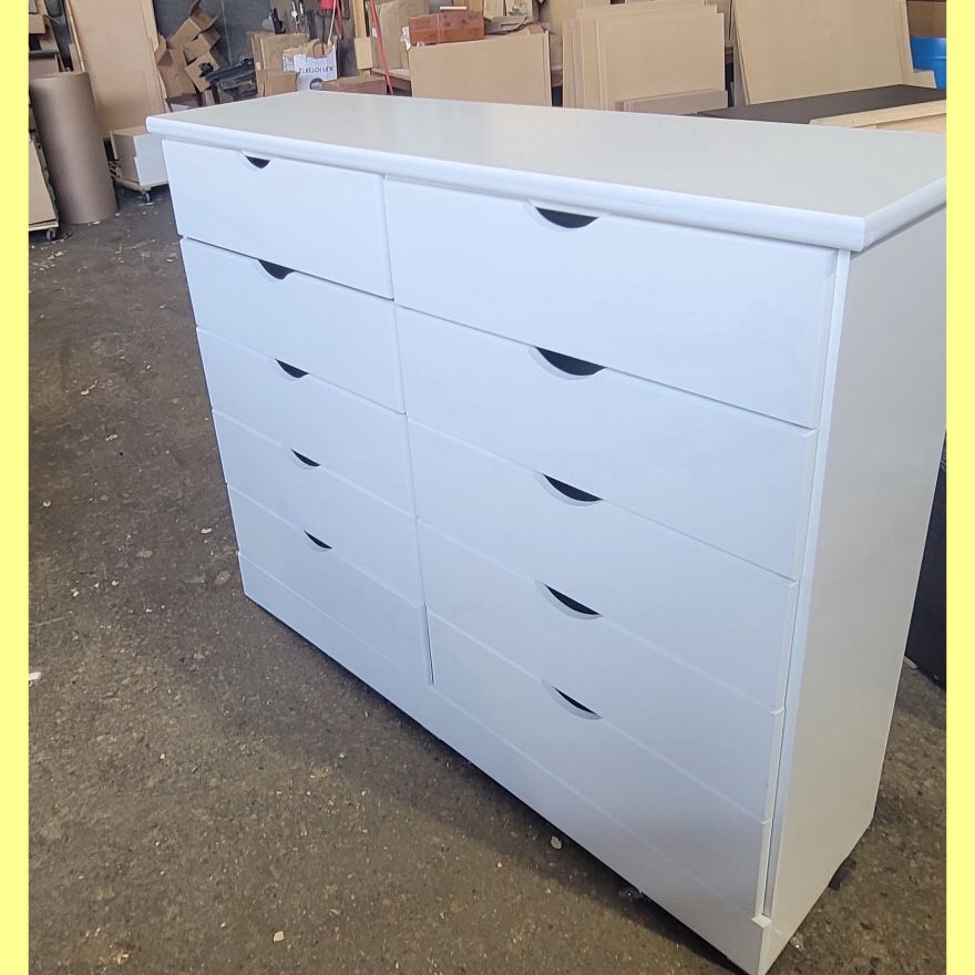 10 Drawer Dresser