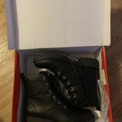 Boots Size 6