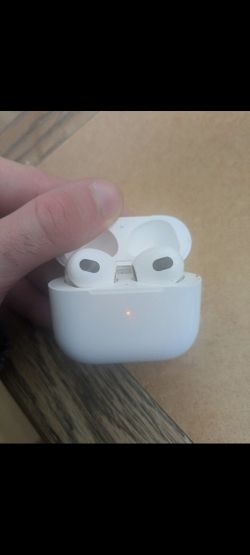 AirPods