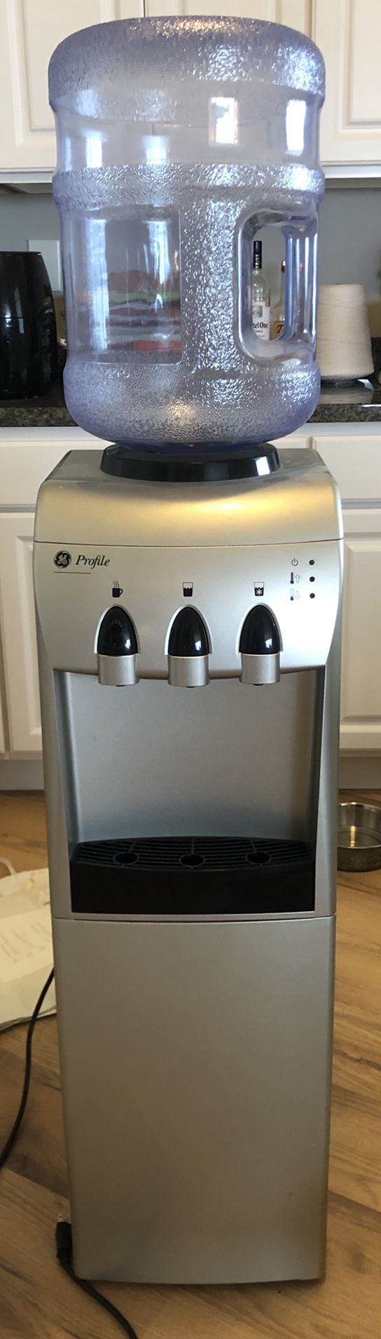 Water Dispenser for Sale in Redmond, WA OfferUp