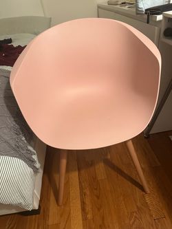 Pink Modern Shell Chair with Wood Legs