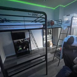 2 bunk Beds