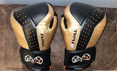 Boxing gloves