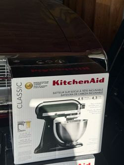 New KitchenAid Classic 4.5 Quart Stand Mixer