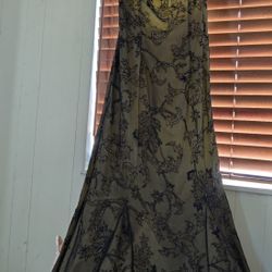 BLACK LACE/YELLOW LINING DRESS ( MEDIUM )