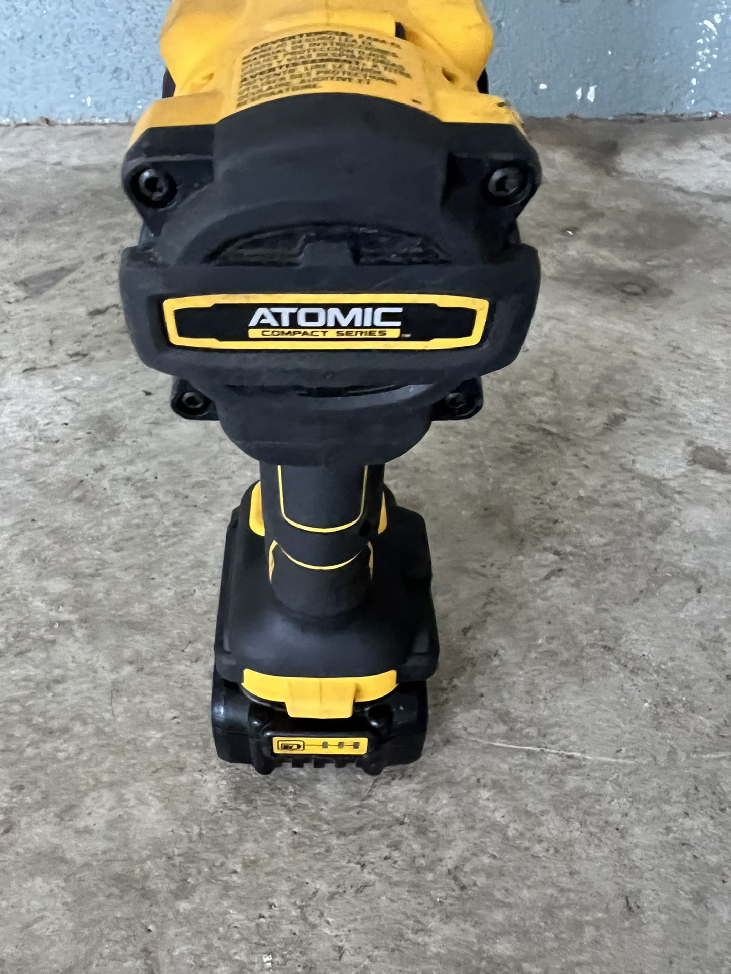 Dewalt Blushless Impact Wrench 3/8 Dcf923 20v