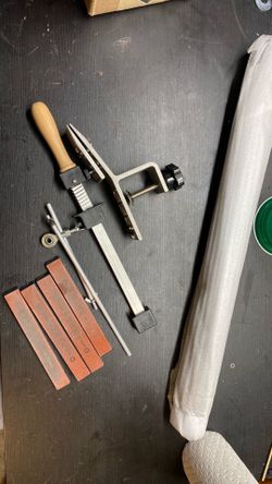 Knife sharpener