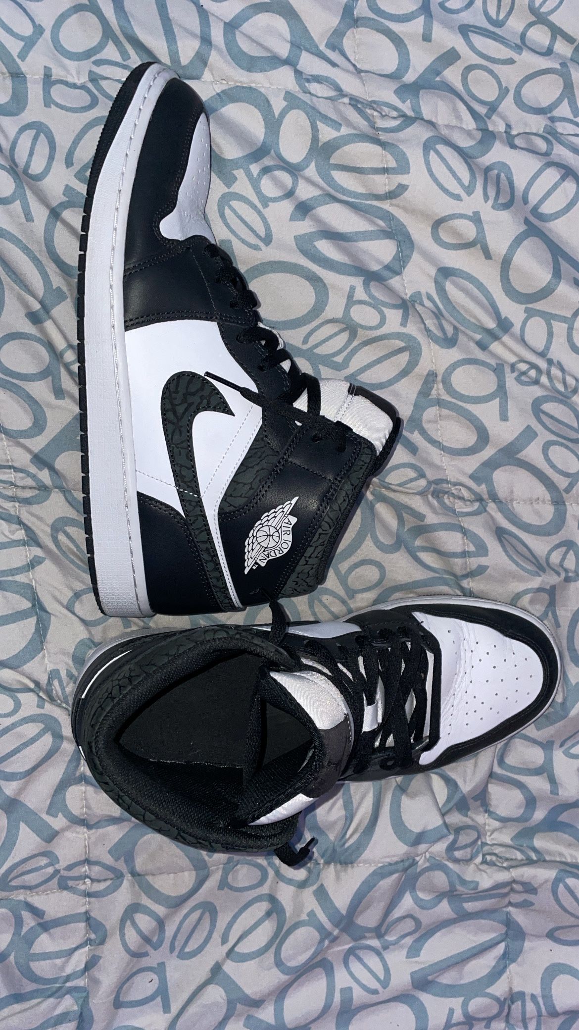 Jordan 1 Mid