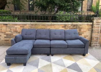 FREE DELIVERY (Navy Reversible Sectional)