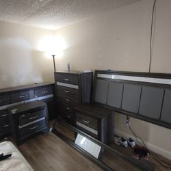 Bedroom set King Size 