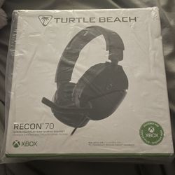 Brand new / like new Turtle Beach Recon 70 gaming headsets.  Xbox, PS, PC,Switch
