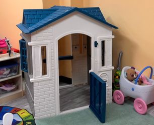 Kids Plastic Indoor Outdoor Playhouse