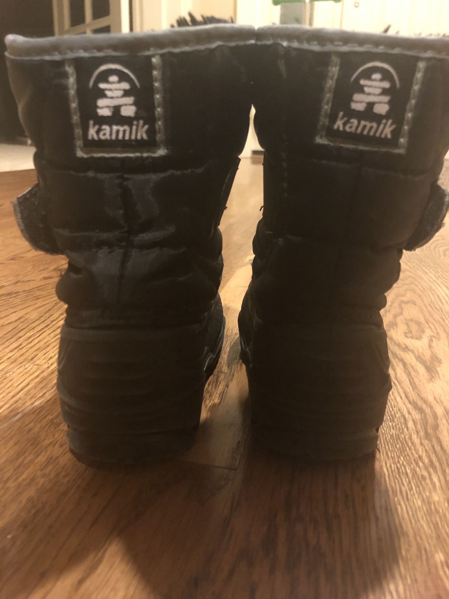 Kamik kids snow boots-size 7