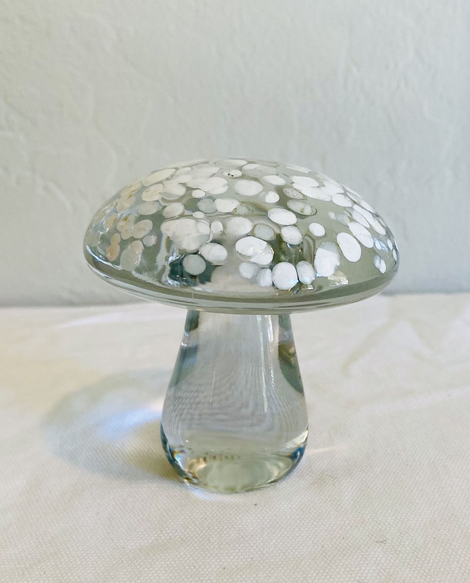 VTG Huntington Rainbow Glass Co. Paperweight White Spotted Cap Mushroom MCM