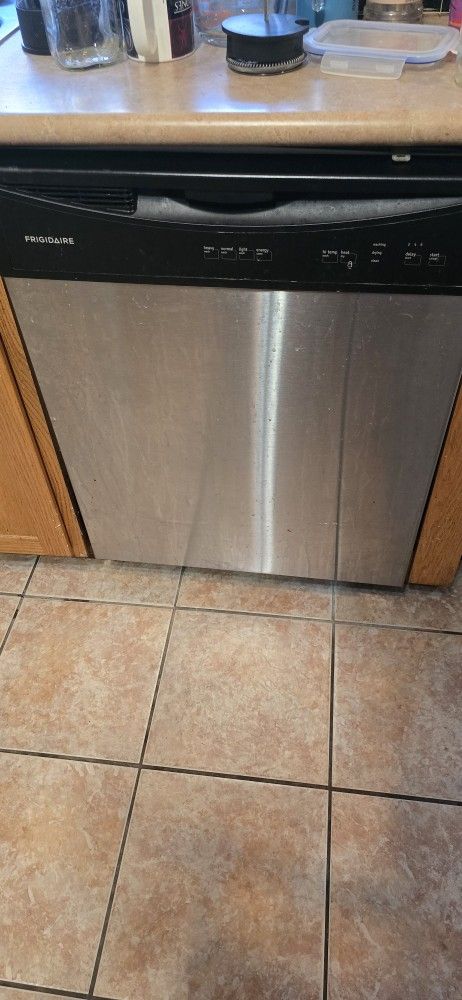 Fridgaire Dishwasher