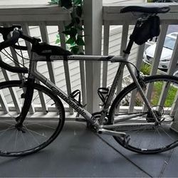 Road Bike- Cannondale- Size 58