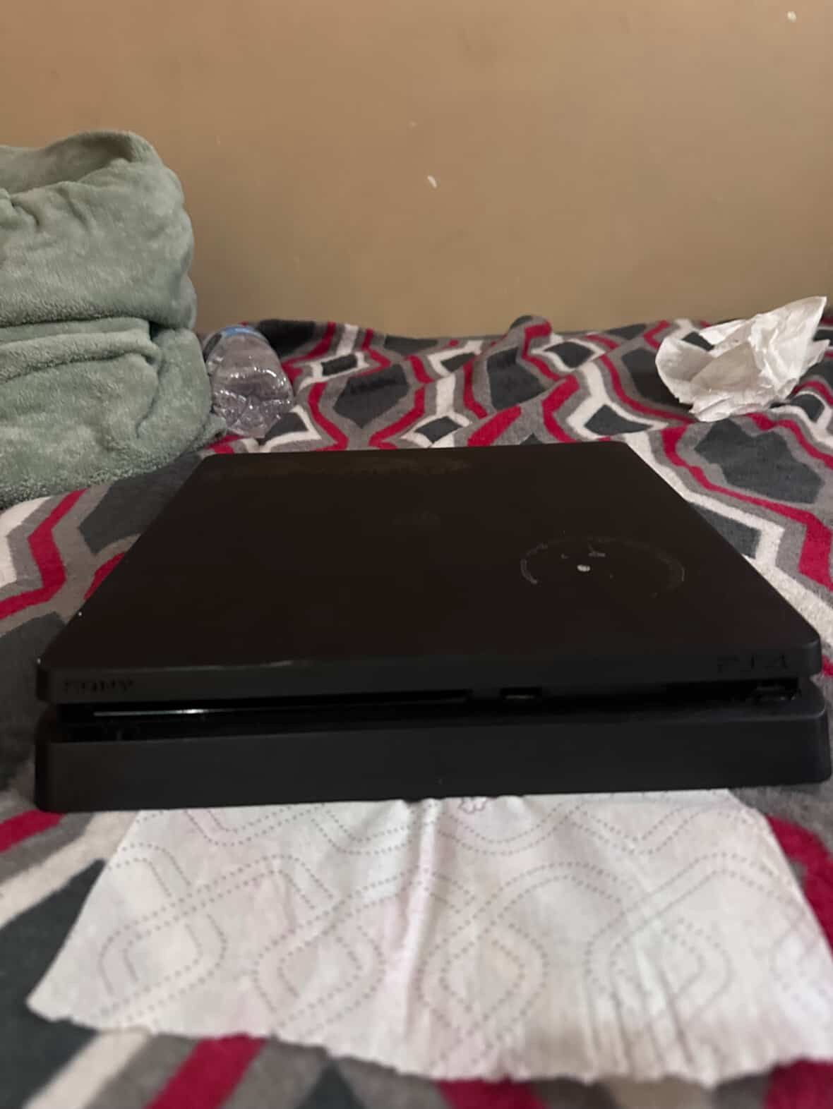 USED BLACK PS4 SLIM 1TB