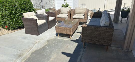 Outdoor Wicker Patio Furniture Set