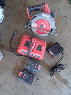 Bauer Skilsaw with batteries