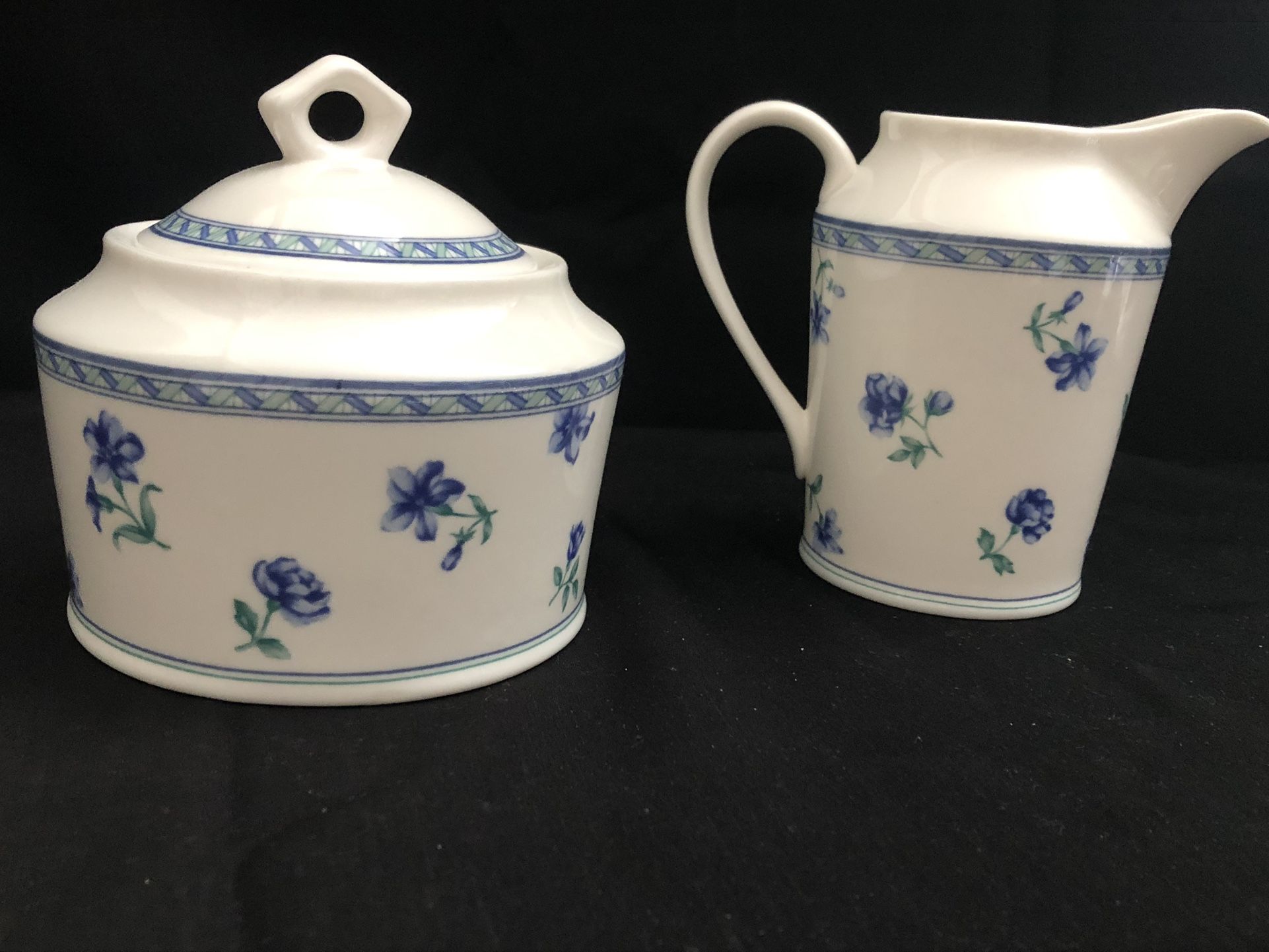 Mikasa Blue Medley Blue And White Small Flower Cream And Sugar