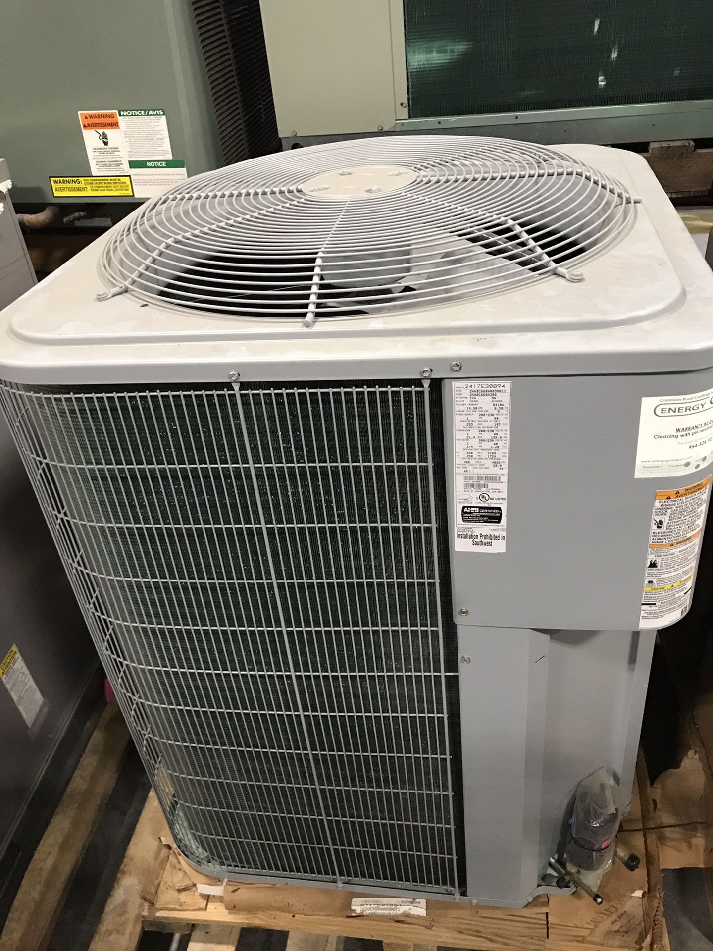 5 ton Carrier 16 SEER Air Conditioner Condensing Unit NEVER INSTALLED $400.00