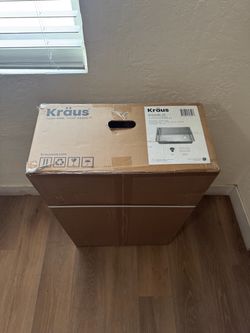 KRAUS 33” Stainless Steel Kitchen Sink