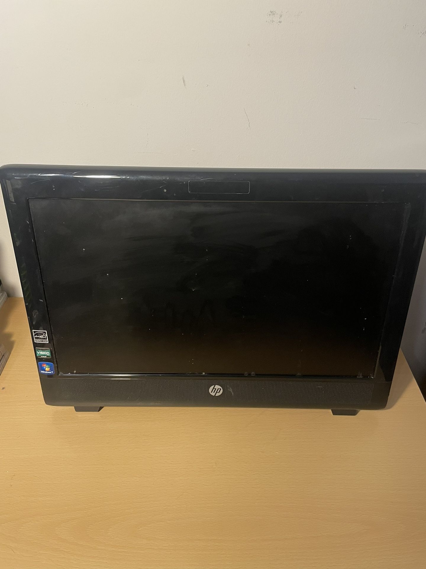 HP 100B All-in-One PC ~ AMDE-350 ~ 1.60 GHz ~ 2 GB Ram ~ 64 Bit OS Windows 10