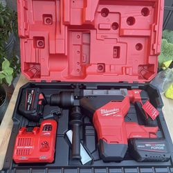 Milwaukee M18 FUEL ONE-KEY 18V Lithium-Ion Brushless Cordless 1-3/4 in. SDS-MAX Rotary Hammer with Two 12.0 Ah Battery