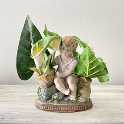 Vintage Figurine With Faux Plant 🌱