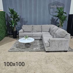 🛋️Reversible Gray Sectional Sofa (Delivery Available!! )