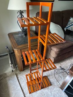 6 tier book / multi media / plant corner shelf. $10 or best offer.