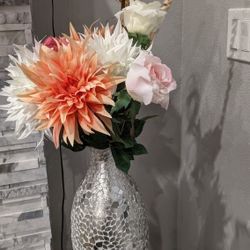 Beautiful Mirror Style Vase With Flowers.