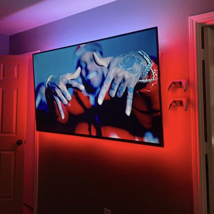 TV MOUNT