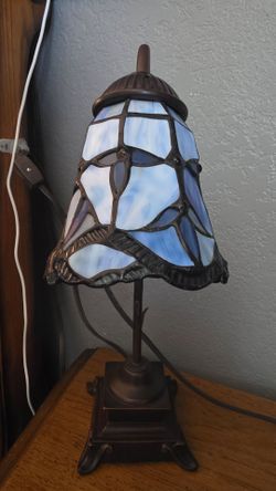 Tiffany Style Stained Glass Accent Table Lamp
