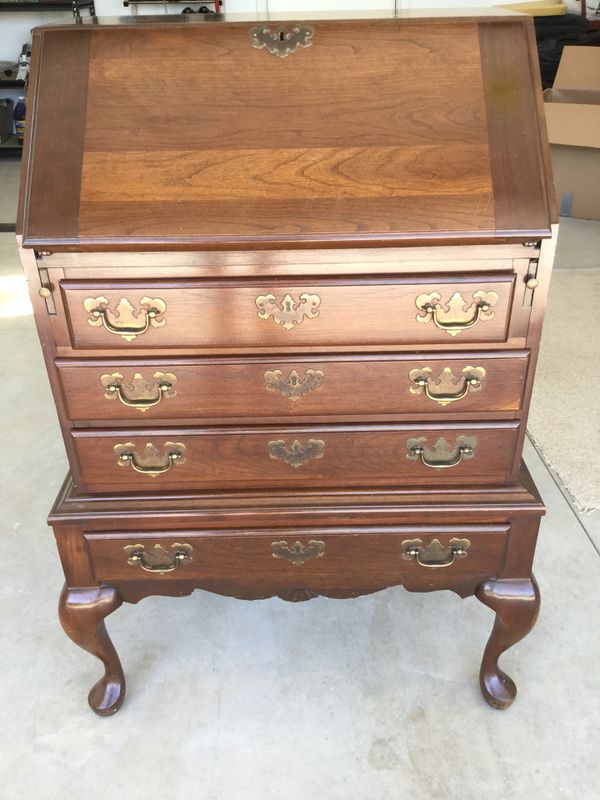 Queen Anne 4 Drawer Desk With Dropdown Writing Surface For In Queen Anne 4 Drawer Desk With Dropdown Writing Surface For In Lake Elmo Mn Offerup