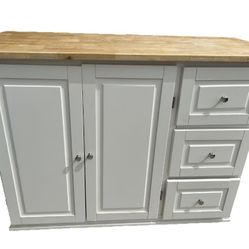 Kitchen Island With 2 Stools (wheels)