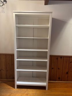 White ikea bookshelf