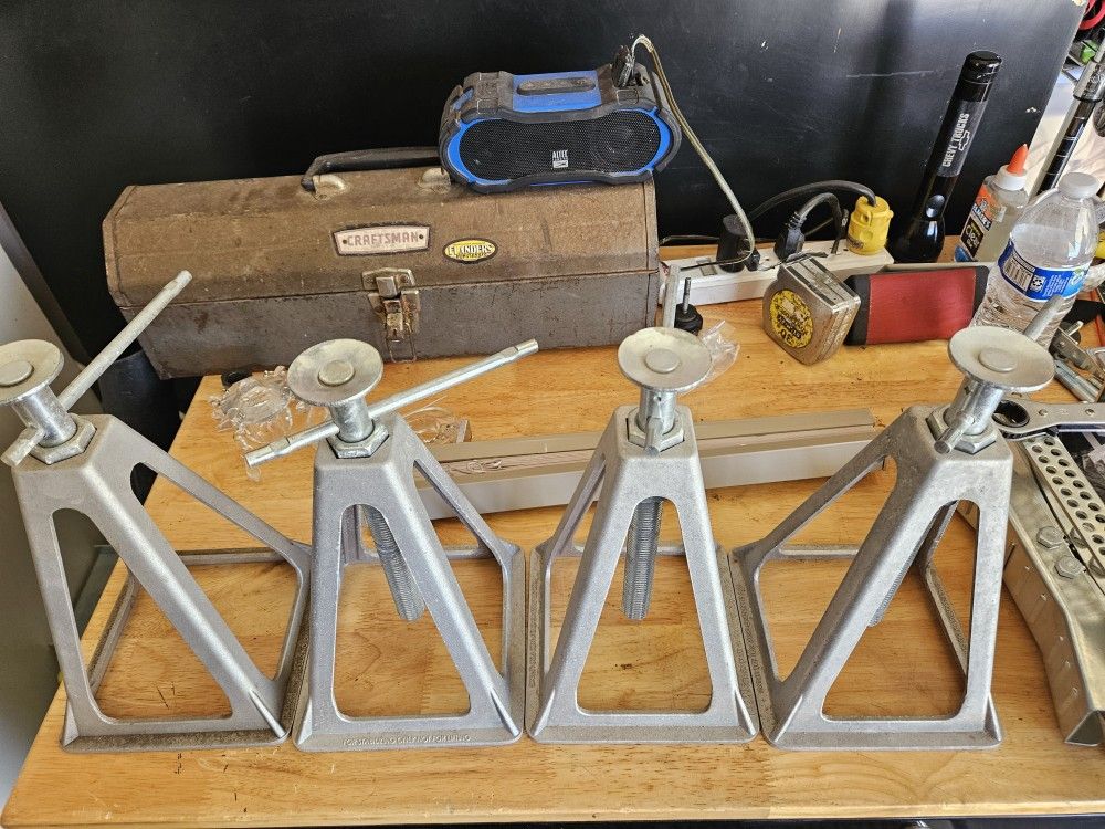 RV STABALIZER JACKS (4 PACK)