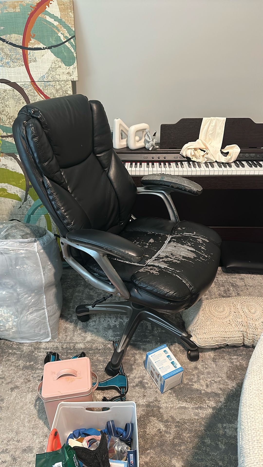 FREE OFFICE CHAIR