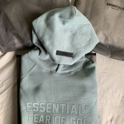 Essentials/Alo/Cologne/Nike ski mask
