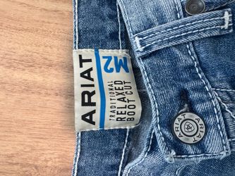 Brand new ariat jeans m2 34/32